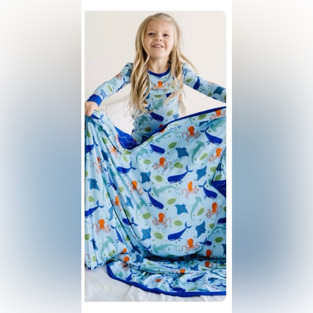 Marine Life Triple-Layer Bamboo Viscose Large Cloud Blanket